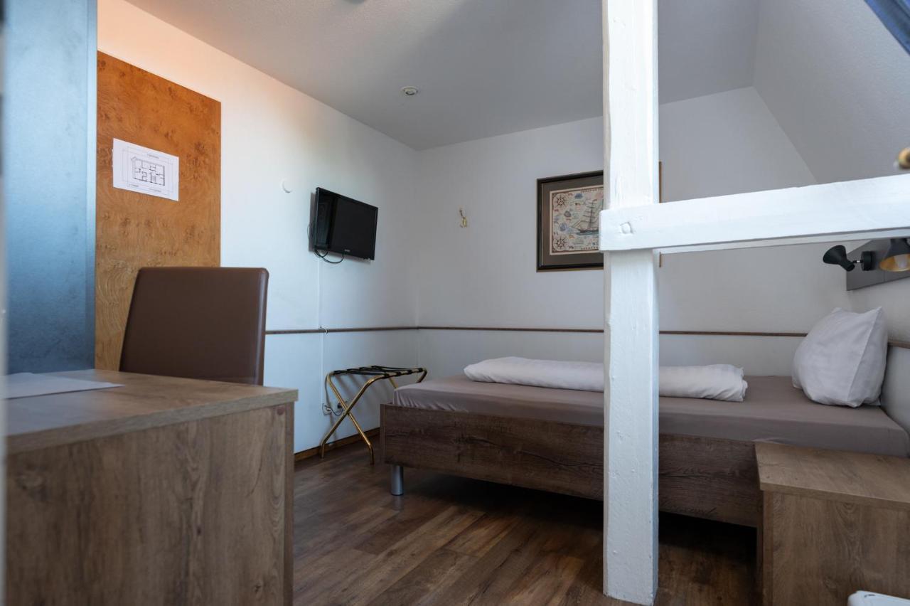 Alt-Emder Buergerhaus Hotel เอมเดน ภายนอก รูปภาพ