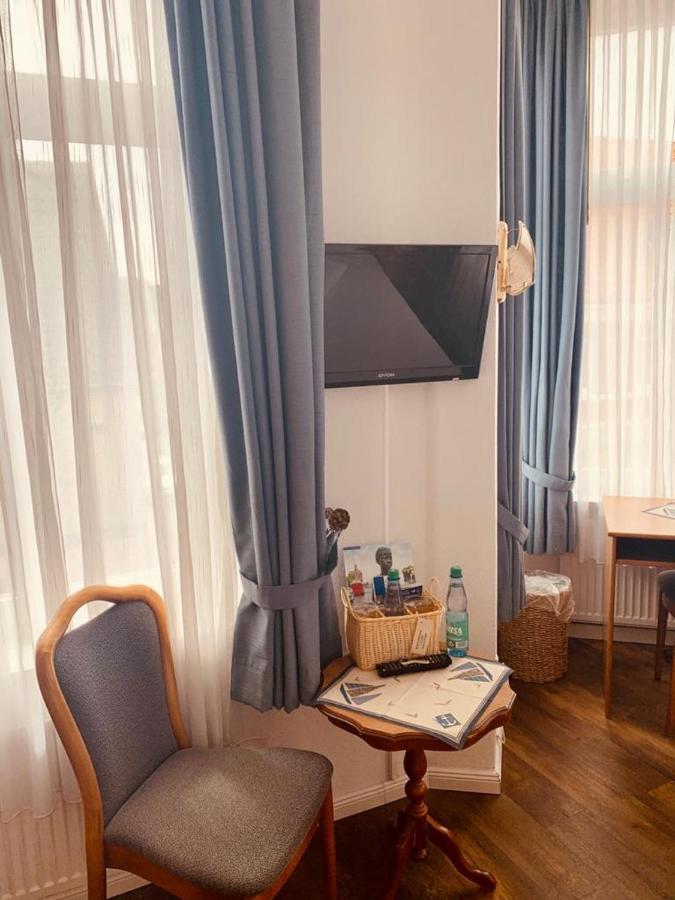 Alt-Emder Buergerhaus Hotel เอมเดน ภายนอก รูปภาพ