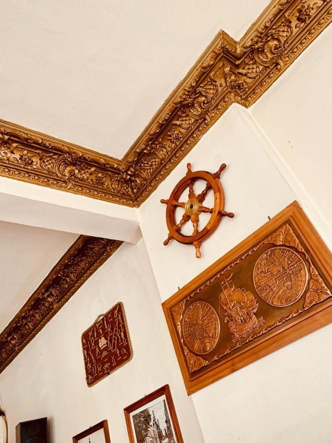 Alt-Emder Buergerhaus Hotel เอมเดน ภายนอก รูปภาพ