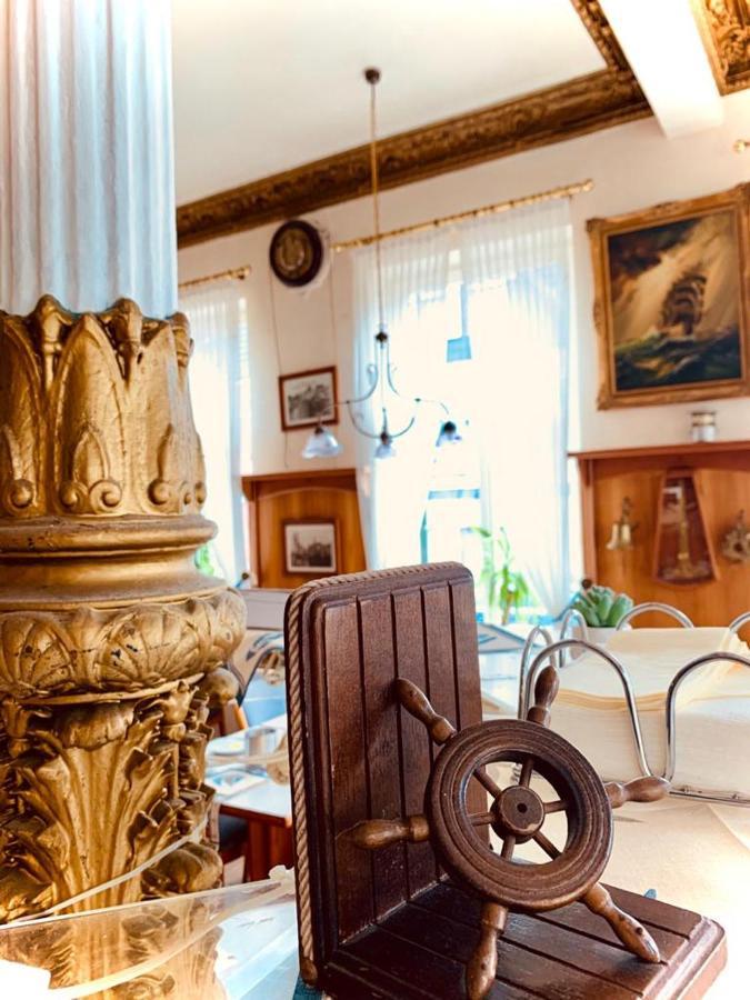 Alt-Emder Buergerhaus Hotel เอมเดน ภายนอก รูปภาพ